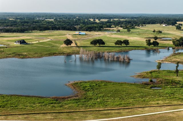 375 Sailview Court, Honey Grove, TX 75446