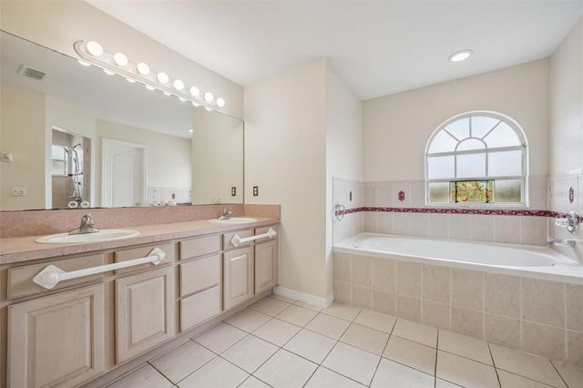 106 CASTLEFORD WAY, Kissimmee, FL 34758