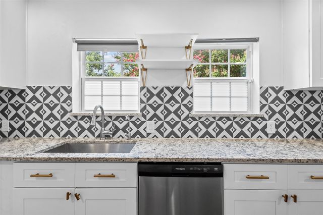 1902 Norfolk Avenue, Dallas, TX 75203