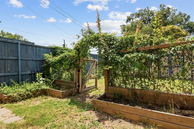 1902 Norfolk Avenue, Dallas, TX 75203