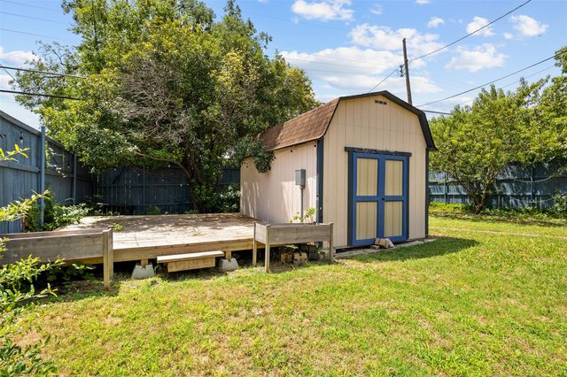 1902 Norfolk Avenue, Dallas, TX 75203