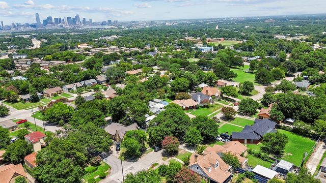 1902 Norfolk Avenue, Dallas, TX 75203