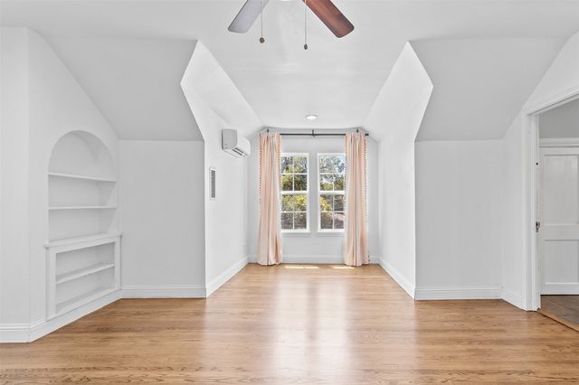 1902 Norfolk Avenue, Dallas, TX 75203
