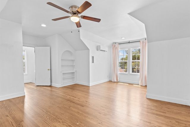 1902 Norfolk Avenue, Dallas, TX 75203