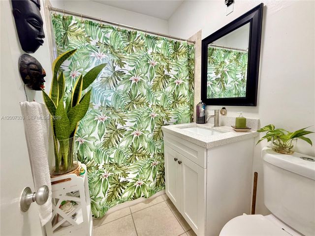 11002 NE 10th Avenue, Biscayne Park, FL 33161
