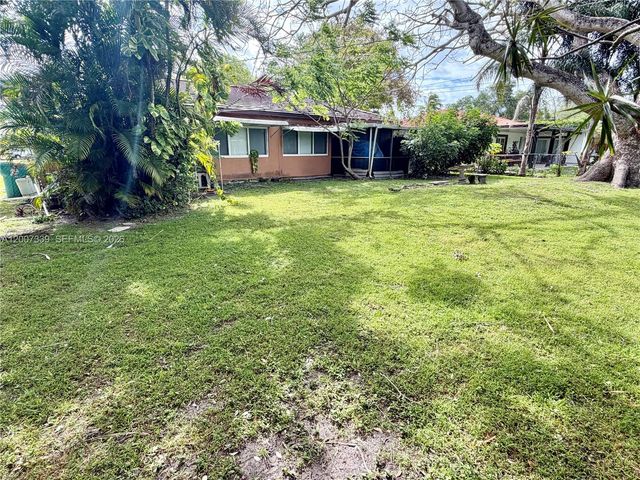 11002 NE 10th Avenue, Biscayne Park, FL 33161