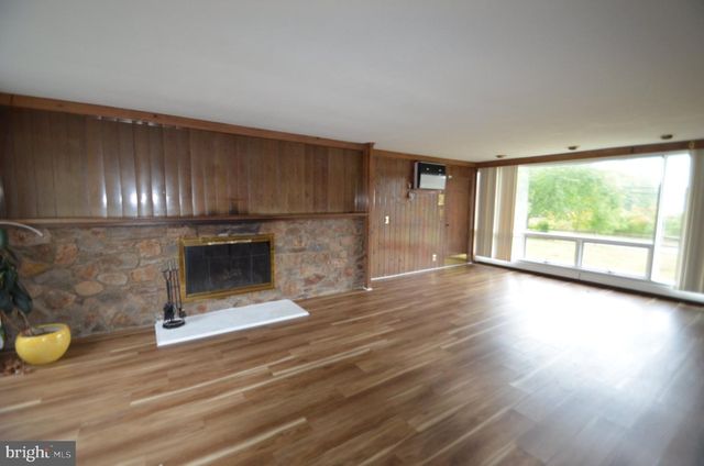 181 CRANBURY RD, Princeton Junction, NJ 08550