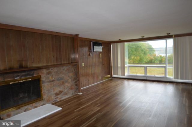 181 CRANBURY RD, Princeton Junction, NJ 08550