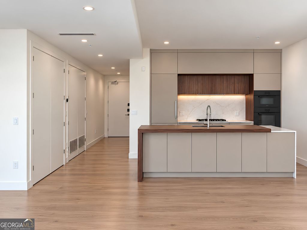 318 Sandy Springs Circle 270, Sandy Springs, GA 30328 — photo 3
