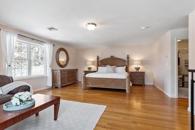 309 Reservoir Rd, Lunenburg, MA 01462