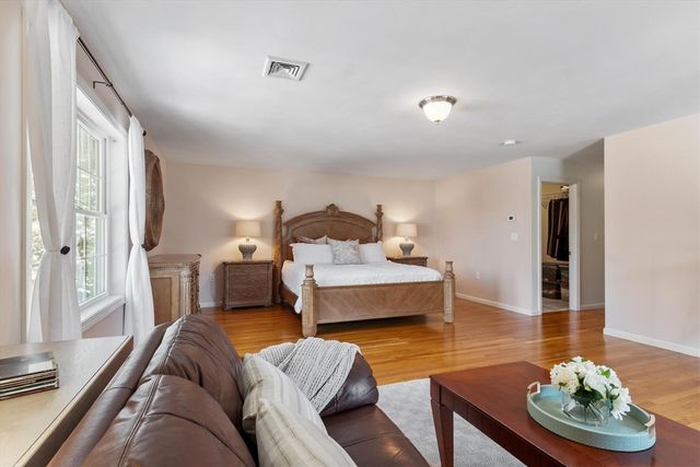 309 Reservoir Rd, Lunenburg, MA 01462