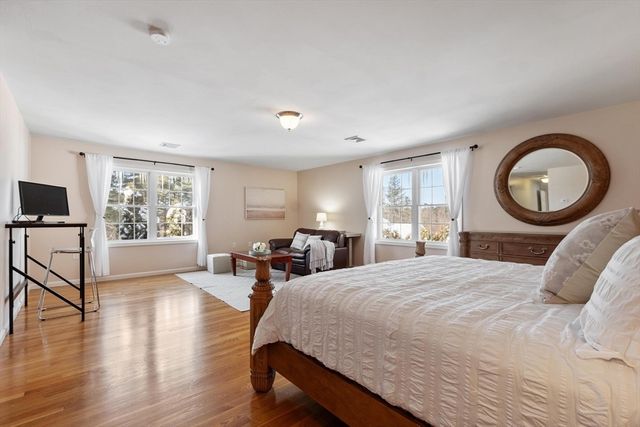 309 Reservoir Rd, Lunenburg, MA 01462