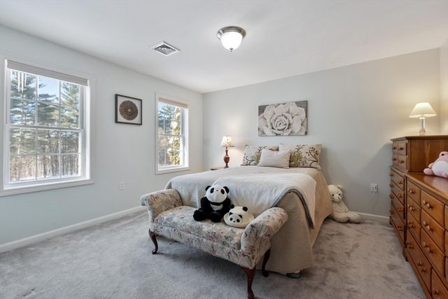 309 Reservoir Rd, Lunenburg, MA 01462