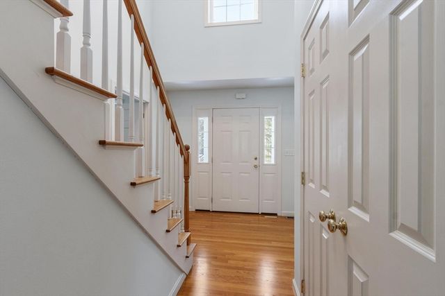 309 Reservoir Rd, Lunenburg, MA 01462