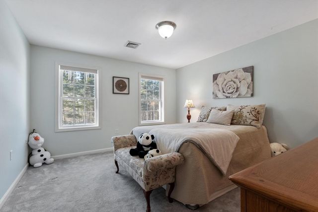 309 Reservoir Rd, Lunenburg, MA 01462