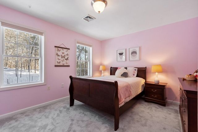 309 Reservoir Rd, Lunenburg, MA 01462