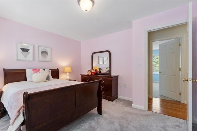 309 Reservoir Rd, Lunenburg, MA 01462