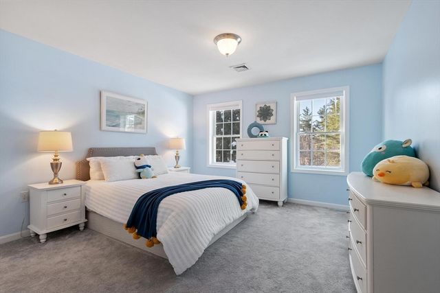 309 Reservoir Rd, Lunenburg, MA 01462