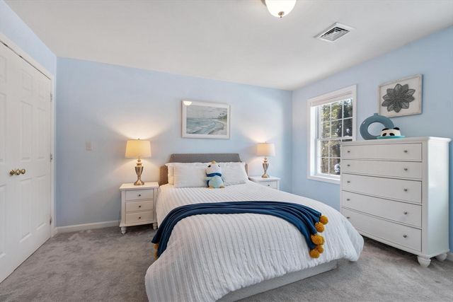 309 Reservoir Rd, Lunenburg, MA 01462