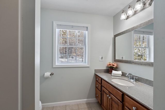 309 Reservoir Rd, Lunenburg, MA 01462