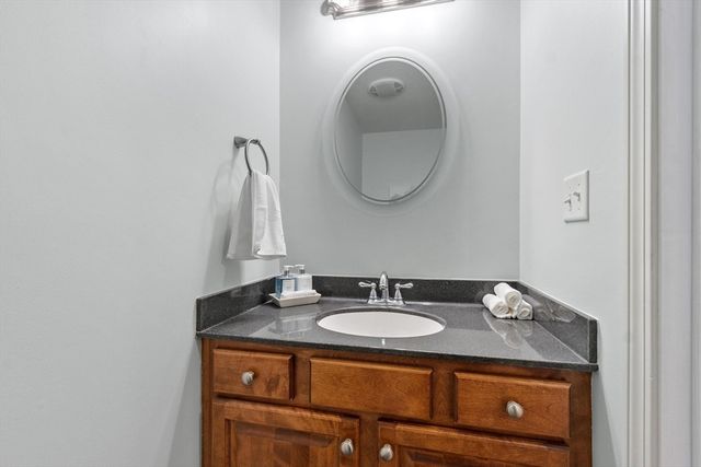 309 Reservoir Rd, Lunenburg, MA 01462