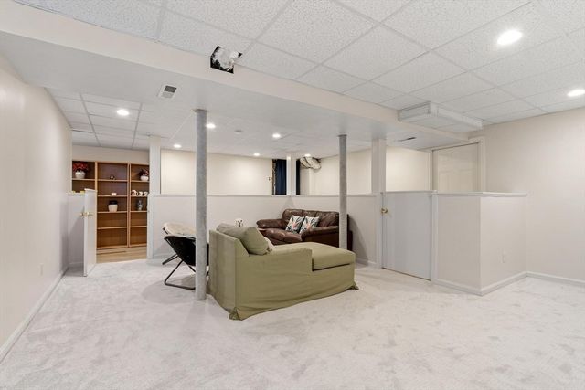 309 Reservoir Rd, Lunenburg, MA 01462