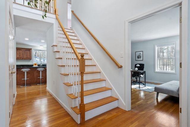 309 Reservoir Rd, Lunenburg, MA 01462