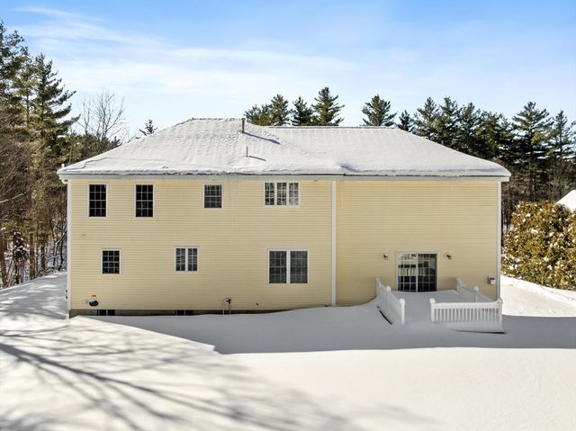 309 Reservoir Rd, Lunenburg, MA 01462