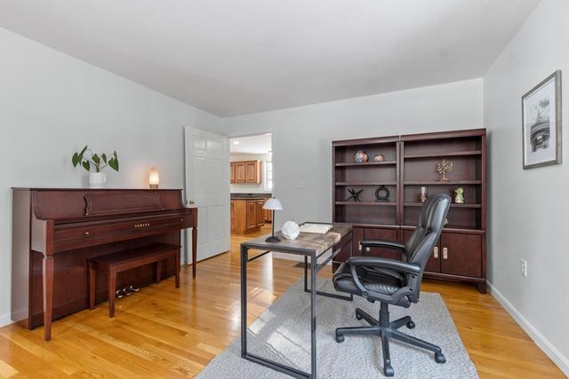 309 Reservoir Rd, Lunenburg, MA 01462