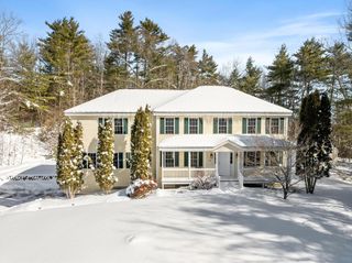 309 Reservoir Rd, Lunenburg, MA 01462