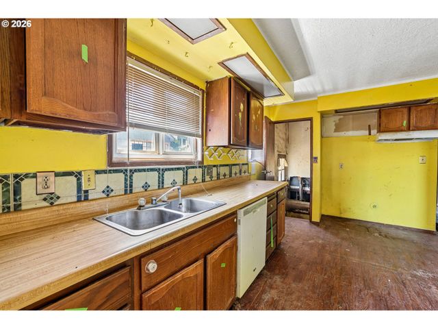 1637 Ne 75TH Ave, Portland, OR 97213