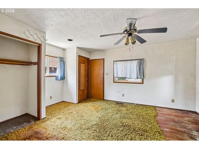 1637 Ne 75TH Ave, Portland, OR 97213