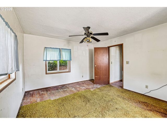 1637 Ne 75TH Ave, Portland, OR 97213