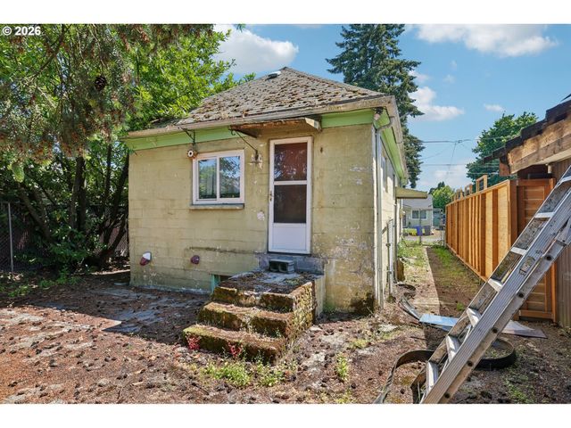1637 Ne 75TH Ave, Portland, OR 97213