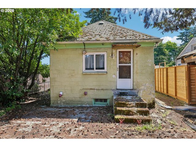 1637 Ne 75TH Ave, Portland, OR 97213