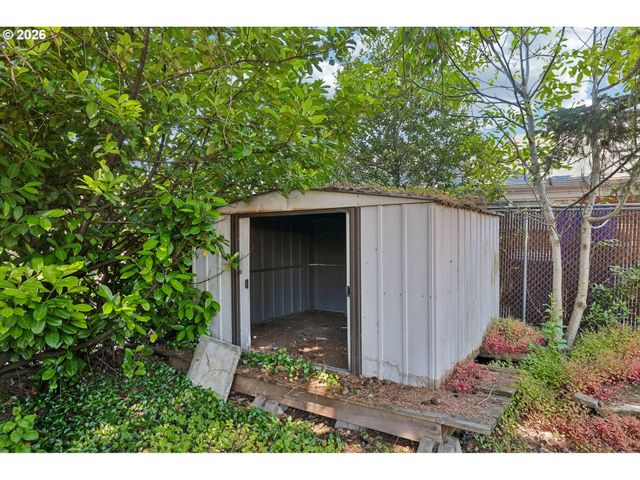 1637 Ne 75TH Ave, Portland, OR 97213