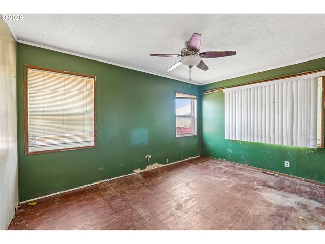 1637 Ne 75TH Ave, Portland, OR 97213