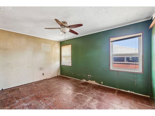 1637 Ne 75TH Ave, Portland, OR 97213