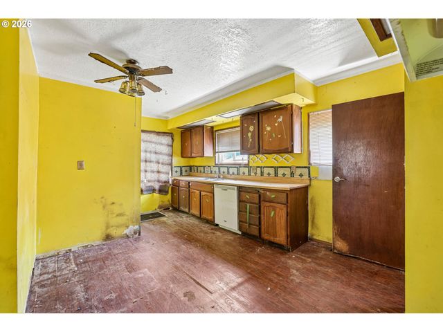 1637 Ne 75TH Ave, Portland, OR 97213