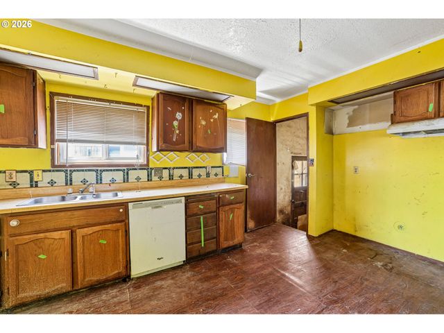 1637 Ne 75TH Ave, Portland, OR 97213