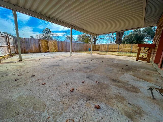 5244 Bangor Dr, Baton Rouge, LA 70814