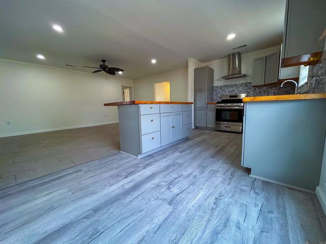 5244 Bangor Dr, Baton Rouge, LA 70814