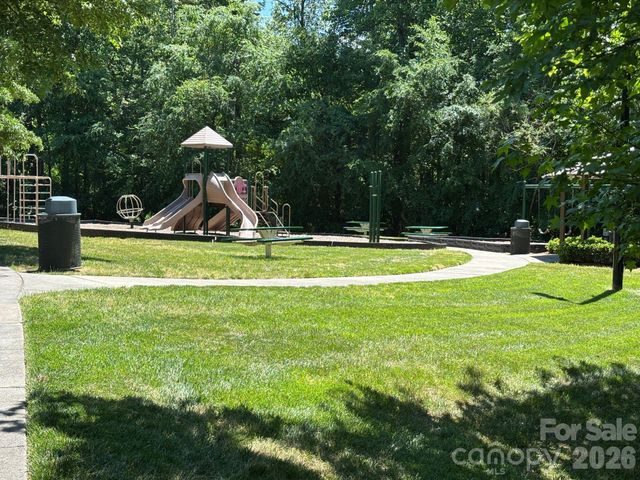 1022 Fleming Lane, Matthews, NC 28104