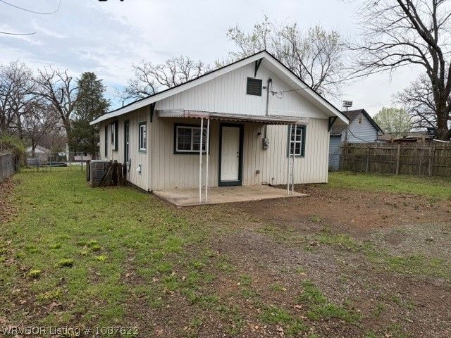 1806 S S Street, Fort Smith, AR 72901