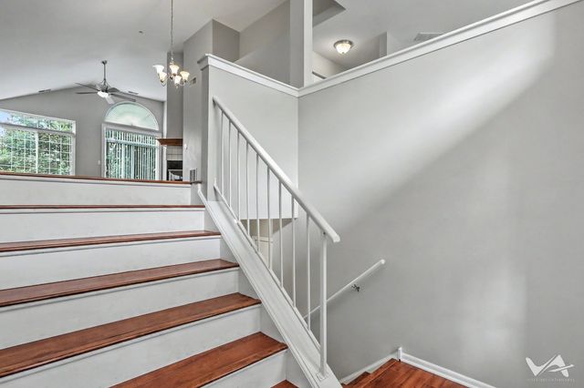1620 COLUMBIA Circle 2, Bartlett, IL 60103