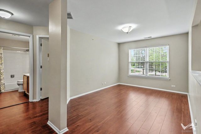 1620 COLUMBIA Circle 2, Bartlett, IL 60103