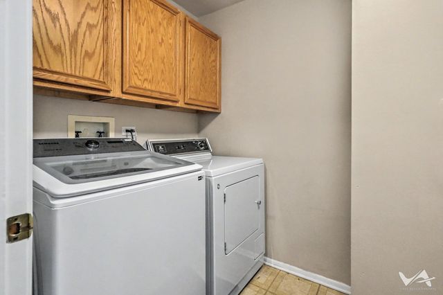 1620 COLUMBIA Circle 2, Bartlett, IL 60103