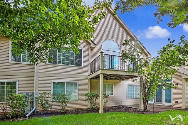 1620 COLUMBIA Circle 2, Bartlett, IL 60103