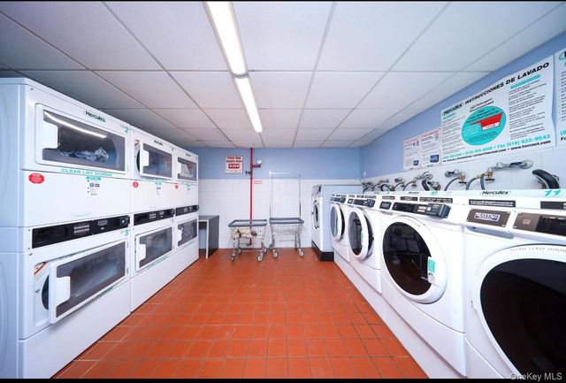 420 64th Street 11B, Brooklyn, NY 11220