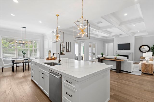 4614 W LOWELL AVENUE, Tampa, FL 33629